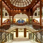 Crowne Plaza By Ihg