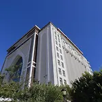 Crowne Plaza By Ihg
