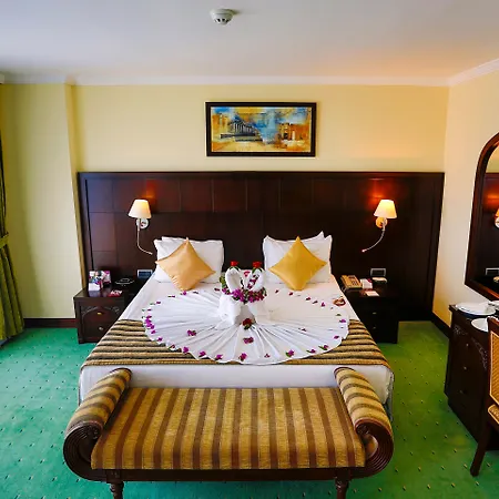 Crowne Plaza By Ihg