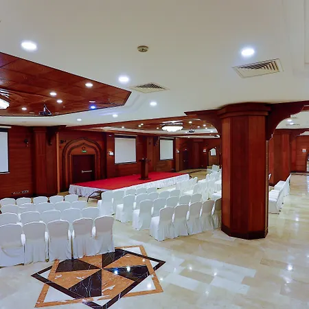 Crowne Plaza By Ihg Отель