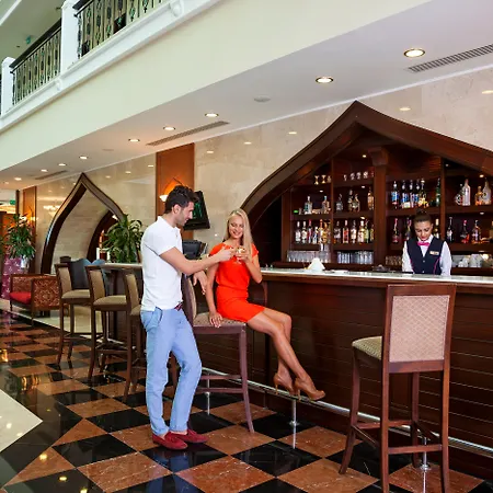 Crowne Plaza By Ihg