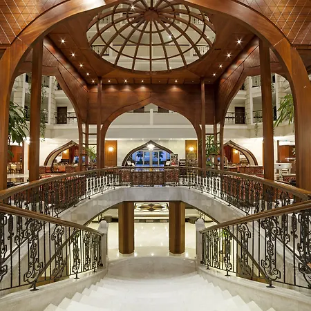 Crowne Plaza By Ihg Отель 5*