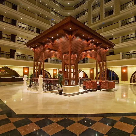 Отель Crowne Plaza By Ihg 5*