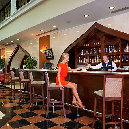 Crowne Plaza By Ihg Hotel 5*