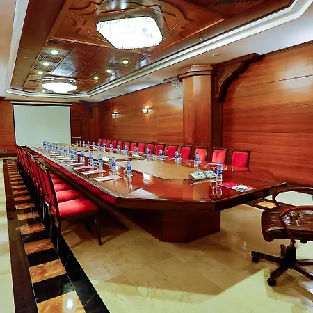 Crowne Plaza By Ihg