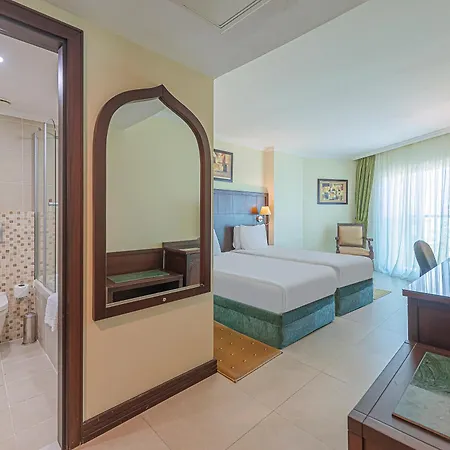 Crowne Plaza By Ihg Hotel 5*