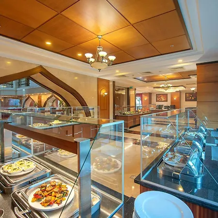 Crowne Plaza By Ihg 5*