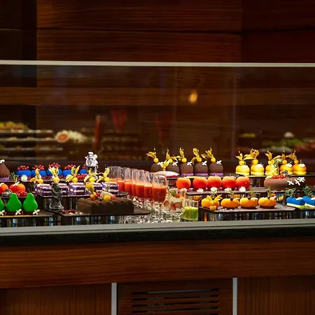 Crowne Plaza By Ihg 5*
