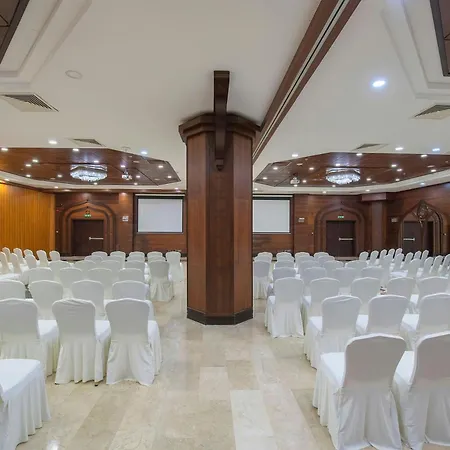 Crowne Plaza By Ihg