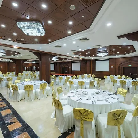 Crowne Plaza By Ihg Szálloda