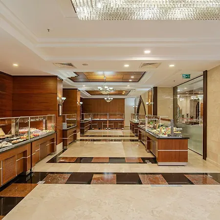 Crowne Plaza By Ihg Hotel