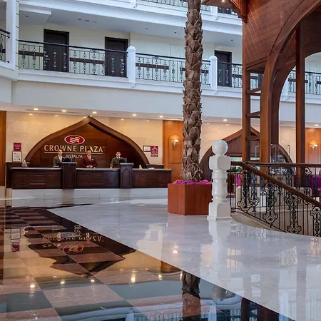Crowne Plaza By Ihg