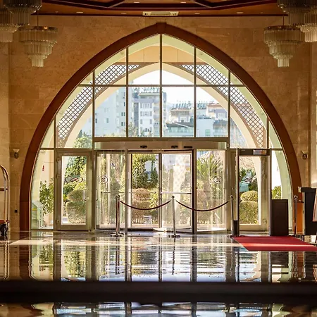 Crowne Plaza By Ihg Hotel