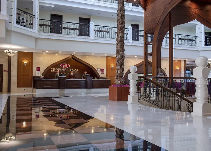 Crowne Plaza By Ihg Hotel 5*