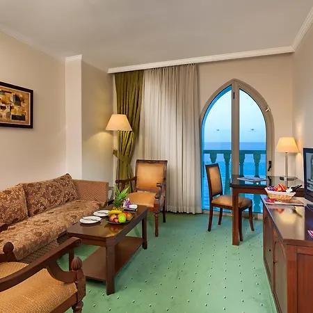 Crowne Plaza By Ihg Hotell 5*