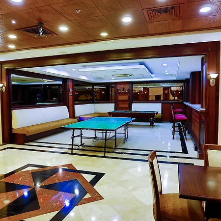 Crowne Plaza By Ihg Hotell