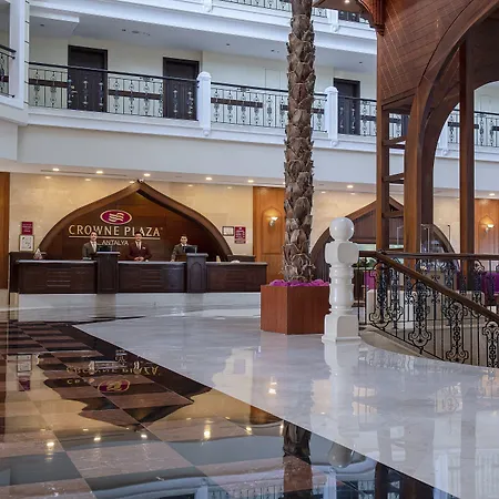 Crowne Plaza By Ihg Hotell 5*